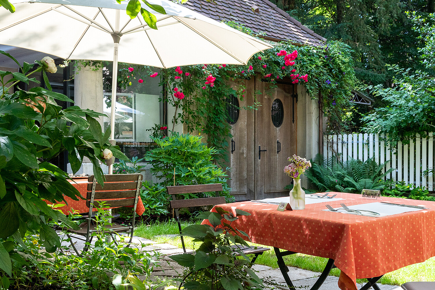 Le jardin du bistrot Crescenda.