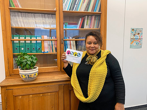 « Nous voulons proposer un espace où les gens pourront rencontrer d’autres personnes qui ont vécu des expériences similaires », dit la présidente de l’Association Sociale POUR Neuch Carolina Pillonel.