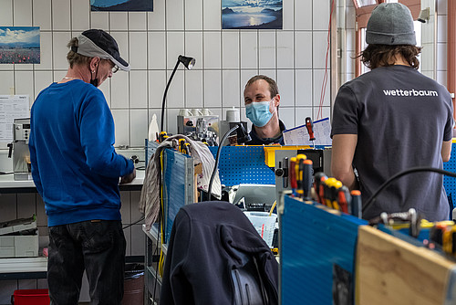 Des machines à café sont réparées et reconditionnées dans l’atelier karep.ch à Frauenfeld.