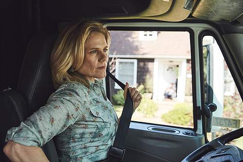 Die selbständigen Tätigkeiten mit geringen oder keinen vertraglichen Absicherungen wie UBER-Fahrerinnen und Fahrer sind für die Fallprüfung schwierig, dennoch wird ihre Zahl infolge der Corona-Krise voraussichtlich ansteigen. 