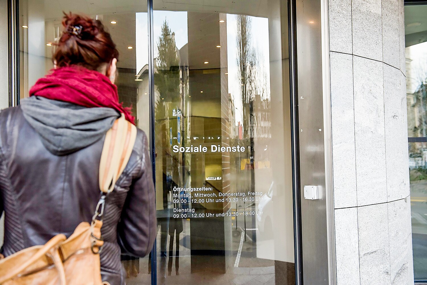 Wenn Sozialdienste fusionieren oder enger zusammenarbeiten, können die Beratungen je nach gewähltem Modell weiterhin durch die bisherigen lokalen Organisationen durchgeführt werden. 